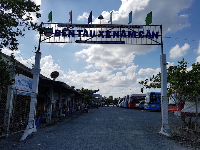 bến xe năm căn