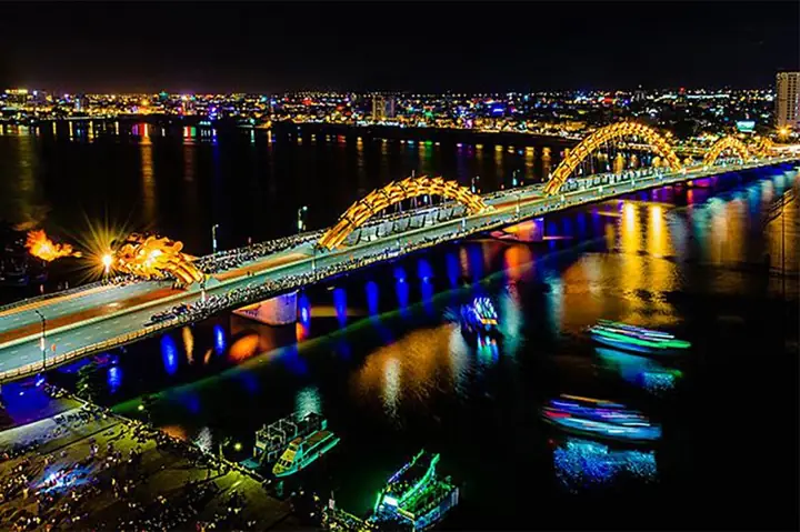cầu Rồng phun lửa mấy giờ - Hình 1