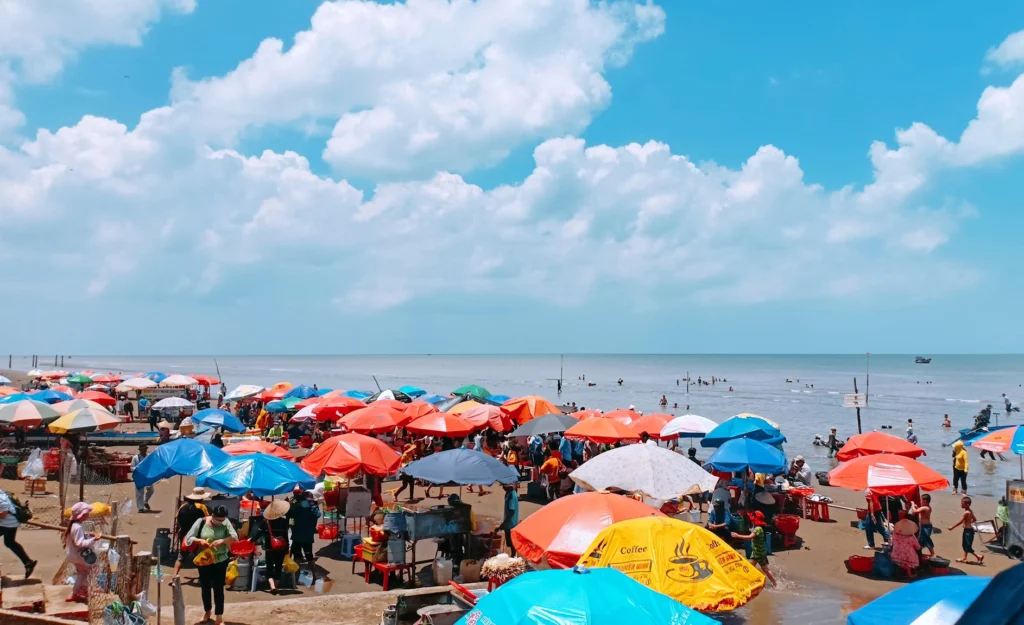 du lịch Bãi biển Cồn Bửng