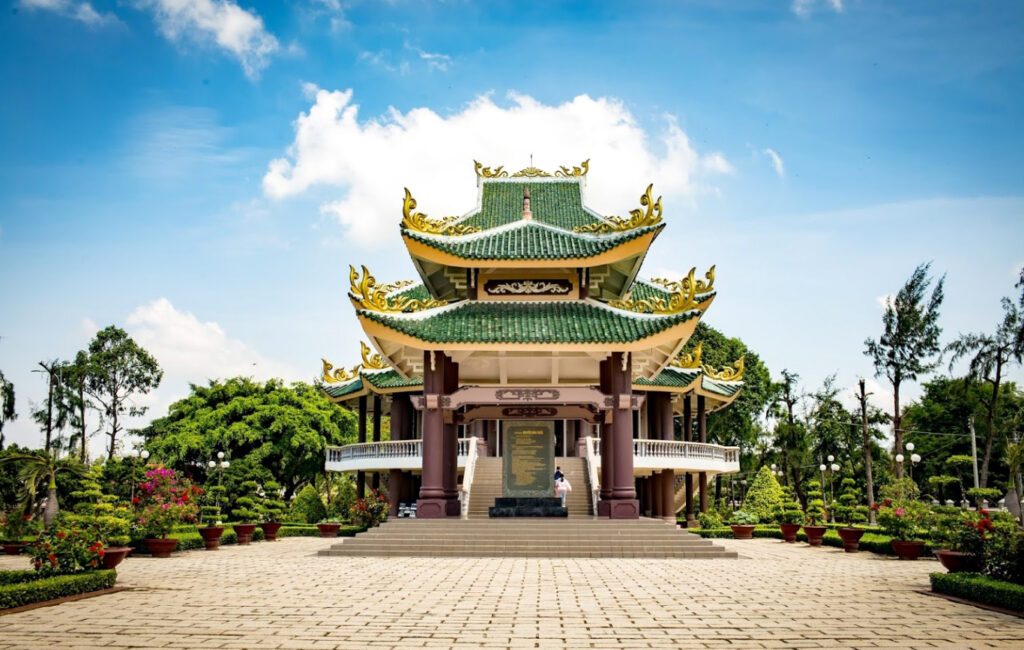 du lịch Mộ Nguyễn Đình Chiểu