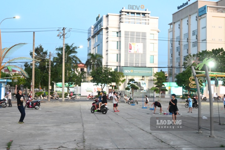 du lịch Quảng trường Bến Tre - Hình 5