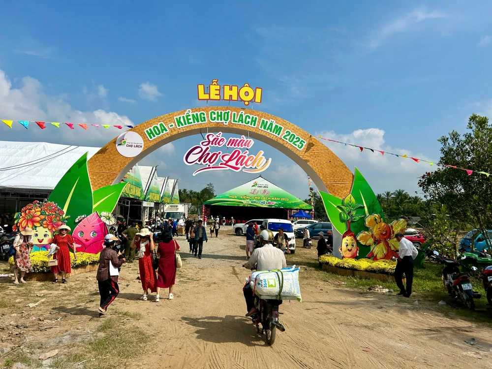 du lịch Vương quốc hoa kiểng Chợ Lách - Hình 5