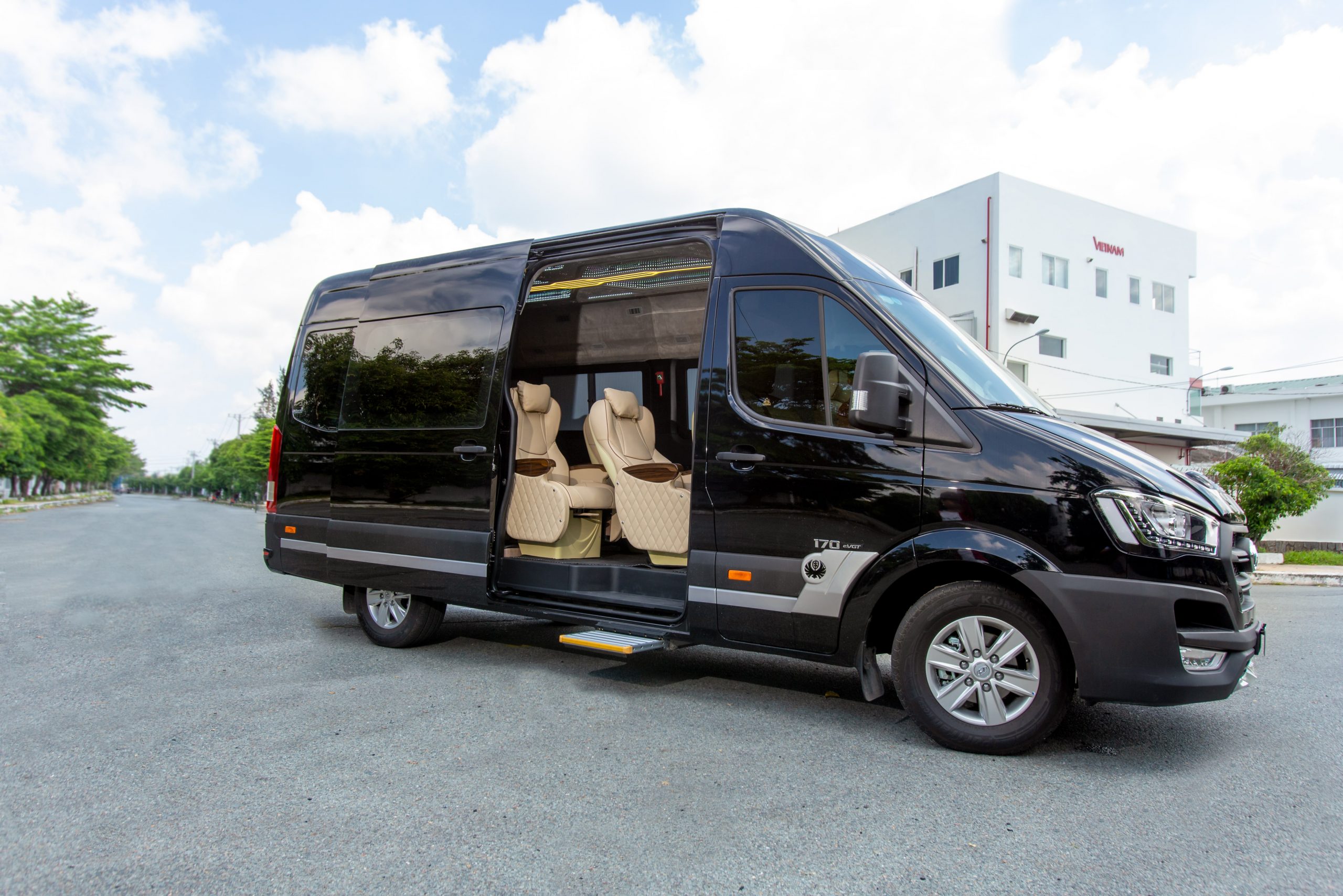 nhà xe limousine 11 chỗ - Hình 1