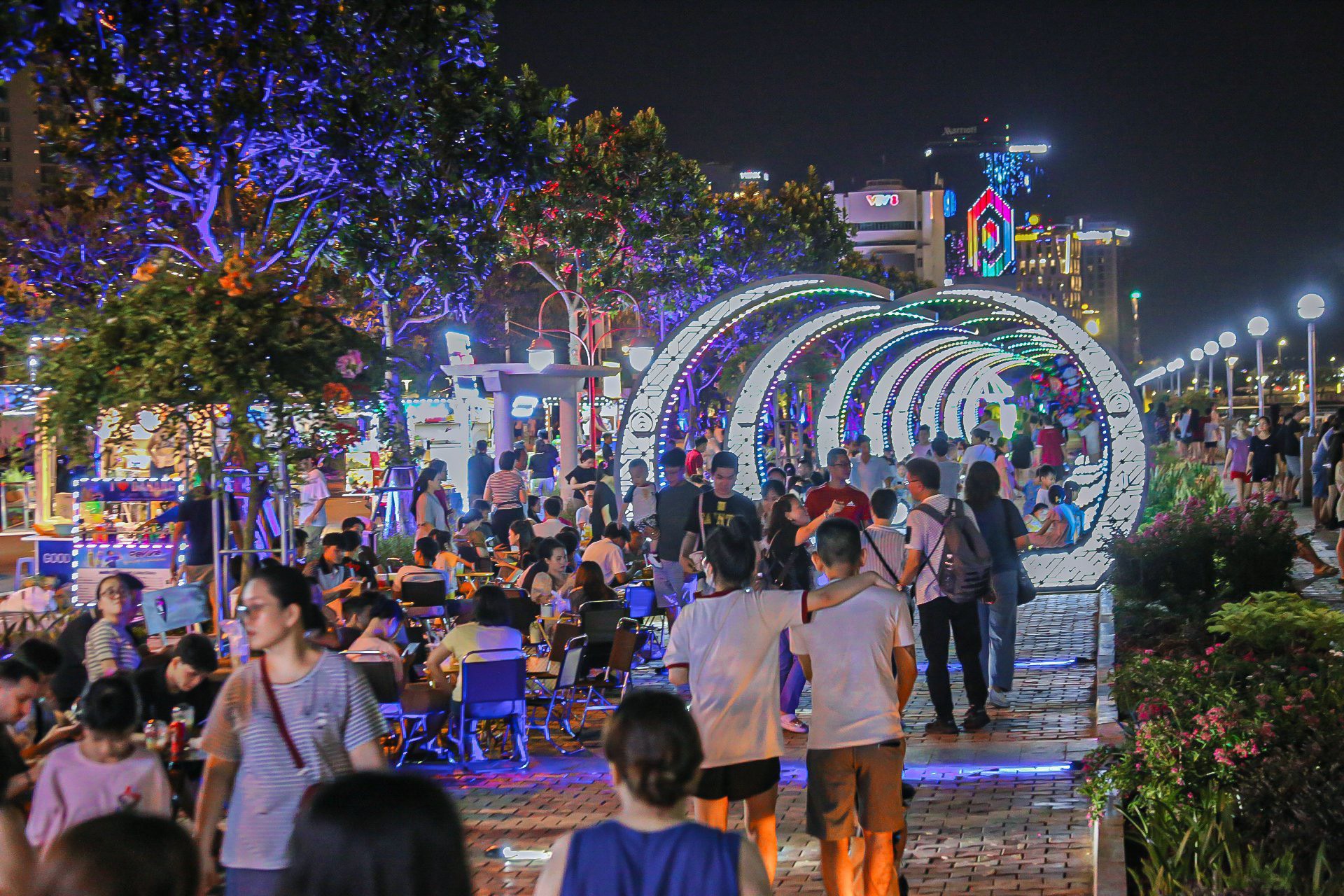 phố đi bộ Bạch Đằng Đà Nẵng - Hình 4
